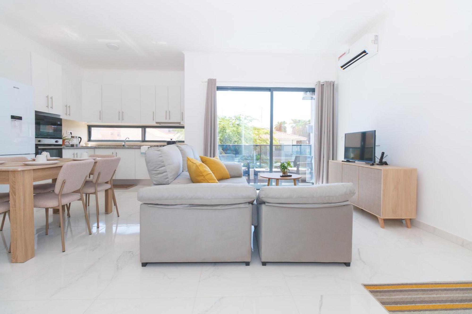 Brand New Spacious T3 Apartment In Santa Maria Exterior photo